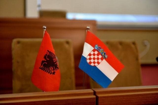 Tërmeti në Kroaci/ Shqipëria dhuron 250 mijë euro ndihmë