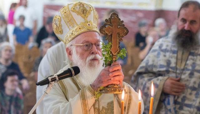 Probleme në zemër, operohet kryepeshkopi Anastas Janullatus