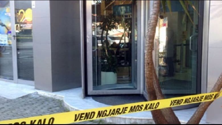    Thyejnë dhe grabisin bankën në Kavajë, autorët marrin 1 milion lekë, policia ndalon disa të dyshuar