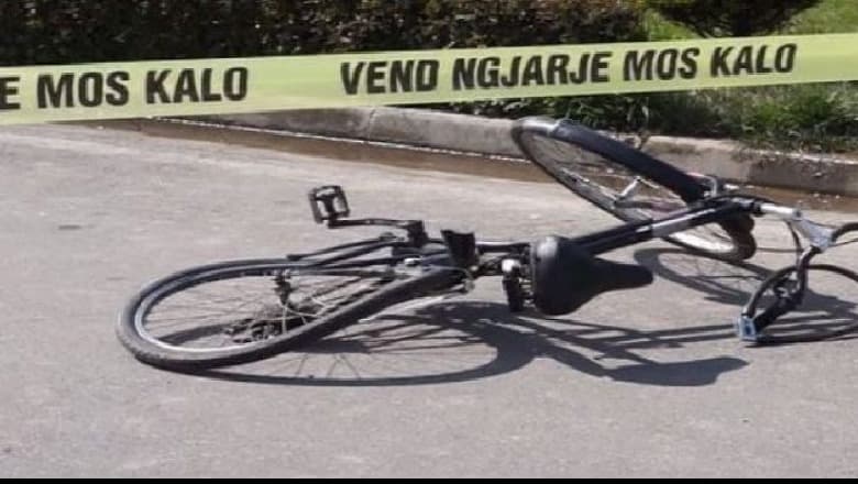 Çiklisti përplaset nga makina në Lezhë, ndërron jetë në spital