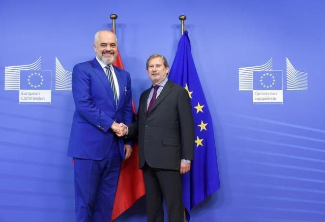 Negociatat/ Hahn: “PO” Shqipërisë, sapo BE të zgjidhë problemet e brendshme! Rama: Vijojmë me reformat, jo se i kërkon Parisi, Brukseli, Londra e Berlini