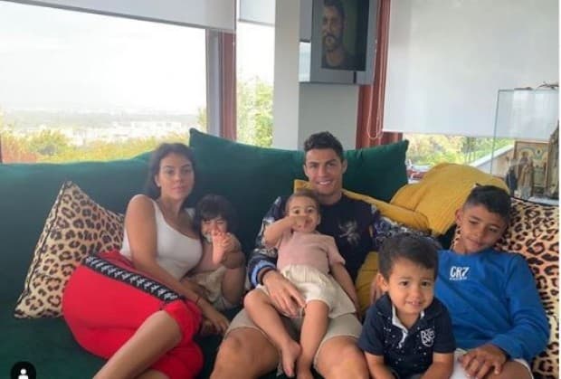Paga mujore që Cristiano i jep Georginës për kujdesin ndaj fëmijëve