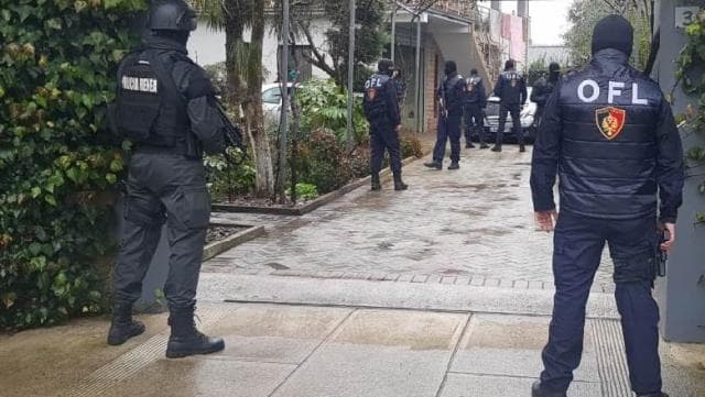 OFL në Berat e Tiranë u çon formularët katër të dënuarve për drogë, vjedhje me dhunë dhe rrëmbim personi