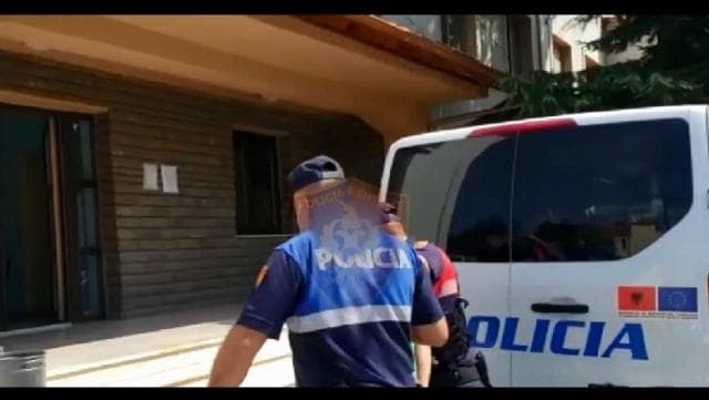 Grabitën katër klandestinë, arrestohen dy autorët në Korçë