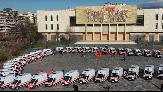 35 ambulanca të reja/ Rama: Imagjinoni sikur pandemia ta kishte gjetur Shqipërinë me LSI
