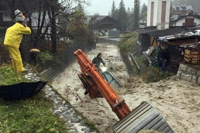 Moti i keq përfshin Italinë, 10 viktima (VIDEO)