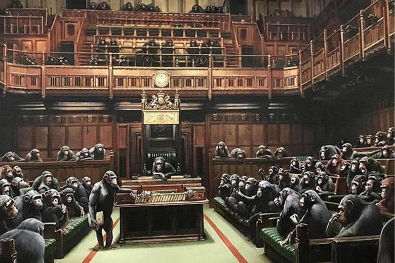 Parashikimi i Banksy-t/ Parlamenti i shimpanzeve ekspozohet në datën e daljes së Britanisë nga BE-ja (FOTO)