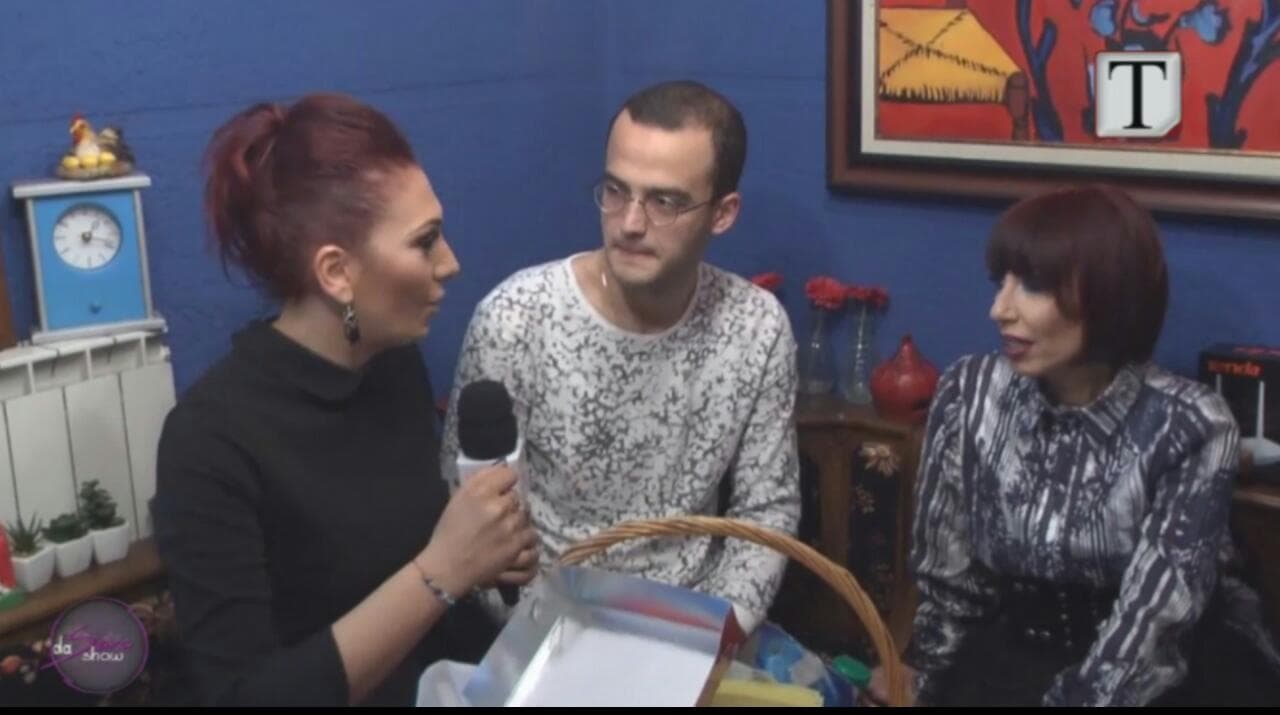 Irma Libohova hap dyert e shtëpisë për TemA TV (VIDEO)
