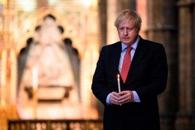 Britania feston Ditën e Fitores në shtëpi
