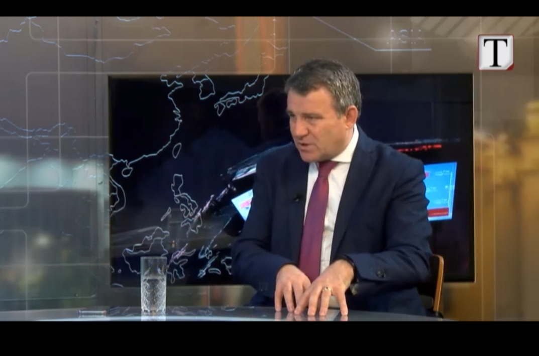 Rënia e euros nën nivelin e 2008-s, Malaj: Pagat në monedhë të huaj, praktikë e gabuar (VIDEO)