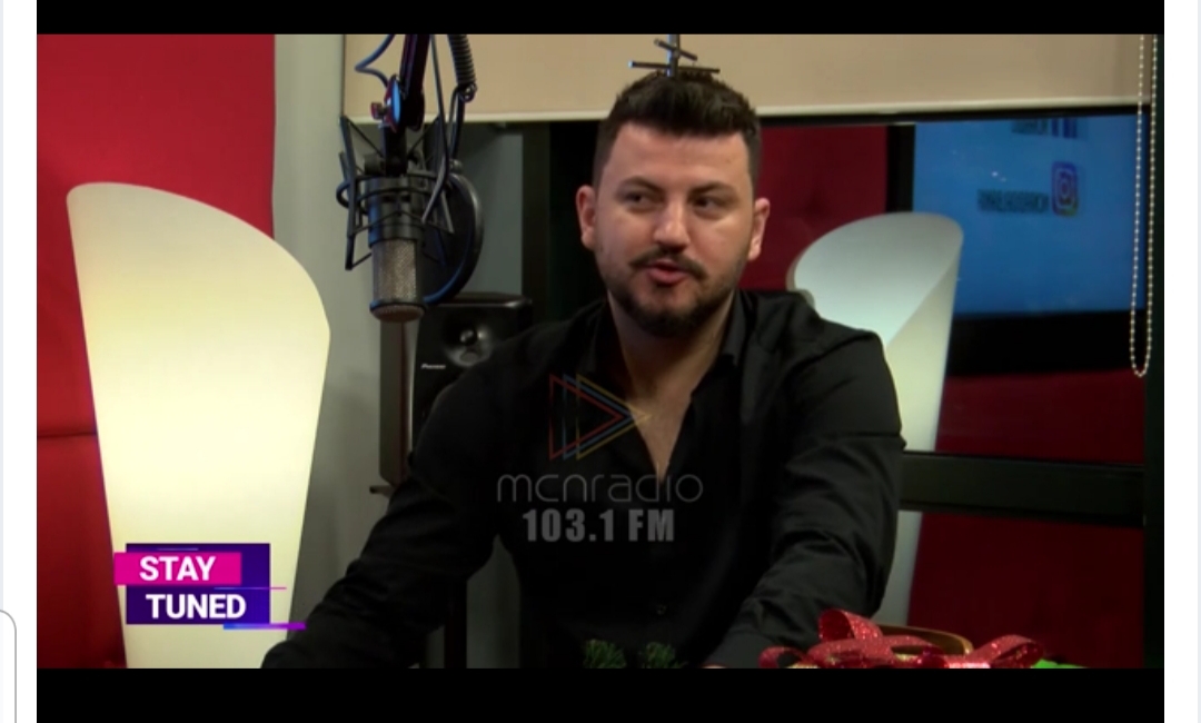 Komedia e vërtetë nuk duhet sforcuar, por duhet të vijë natyrshëm (VIDEO)