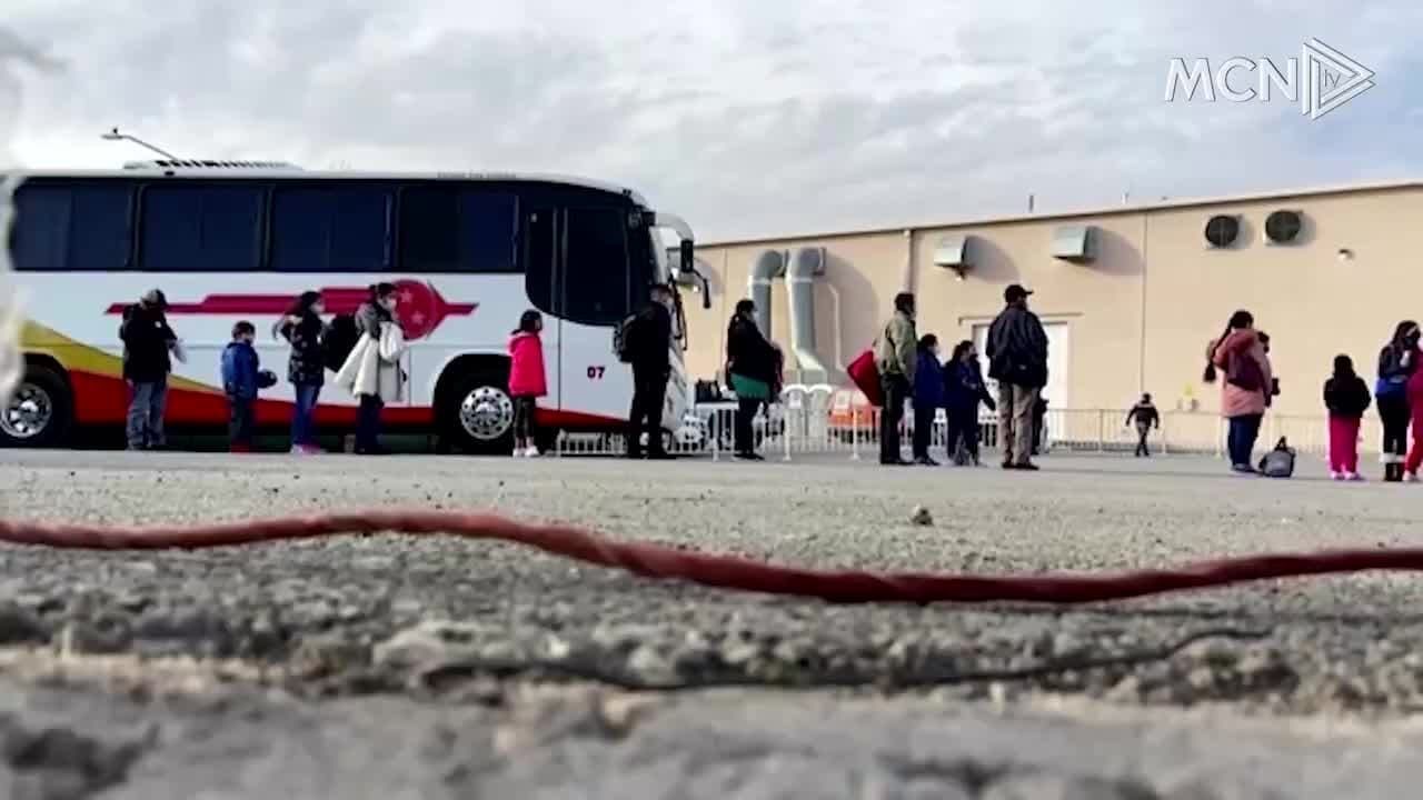 Dyndje “biblike” në kufirin Meksikë-SHBA (VIDEO)