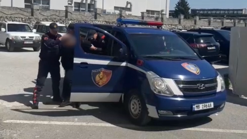 Kundërshtoi policinë pas sherrit me të miturin, arrestohet 22-vjeçari në Has