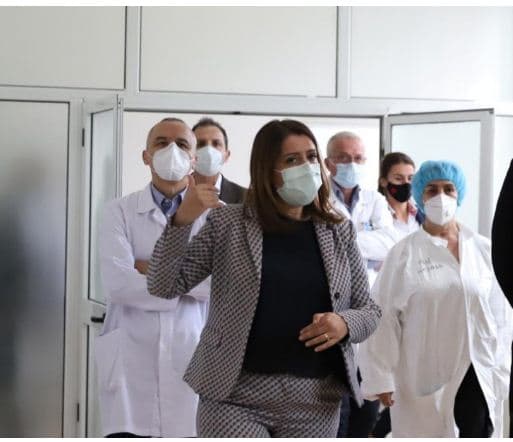    Vendimi i EMA-s/ Manastirliu: AstraZeneca është e sigurtë dhe efektive