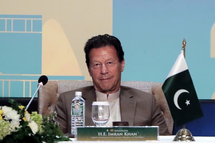 Kryeministri pakistanez, pozitiv me Covid dy ditë pas vaksinimit