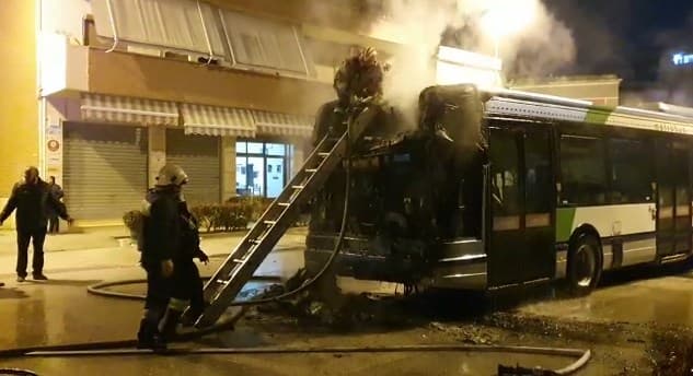  Digjet autobusi në Vlorë, nuk ka të lënduar