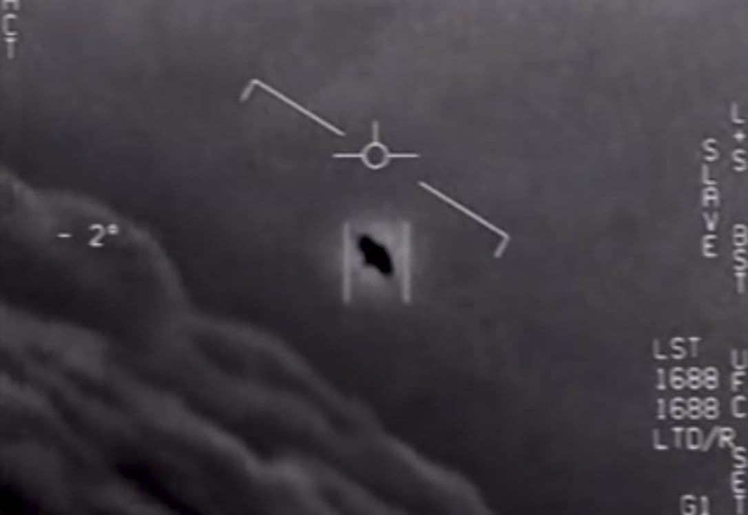 Video/ SHBA ka prova sekrete për ekzistencën e UFO-ve. Flet ish-shefi i Inteligjencës Kombëtare