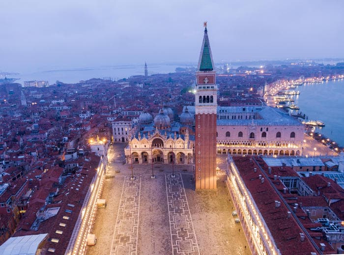 Foto/ Venecia mbush 1 600 vjeç