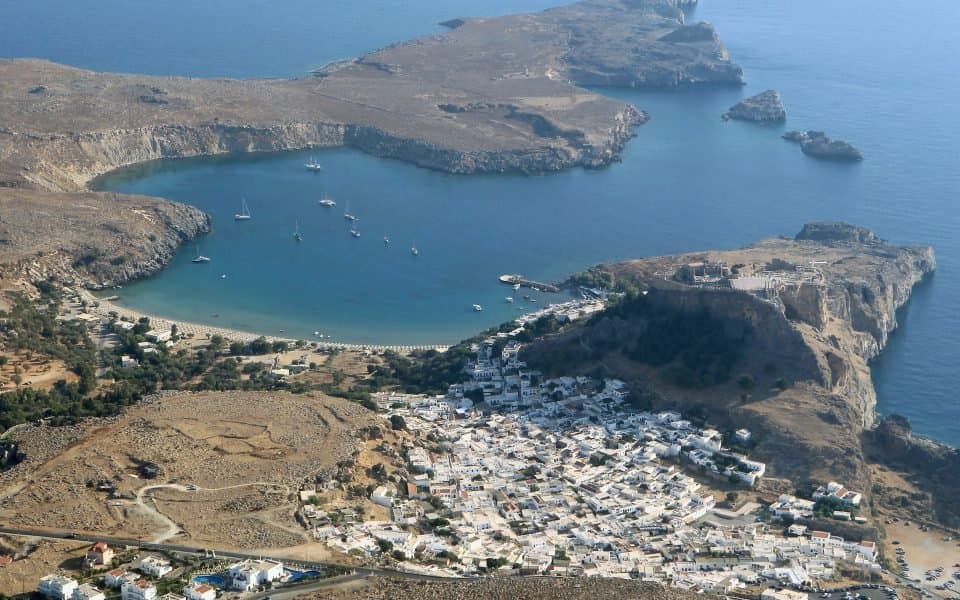 Holandezët eksperimentojnë turizmin anti-Covid në Greqi