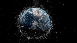 Sateliti i lëshuar për të hequr mbeturinat hapësinore mund të përplaset me anijet kozmike