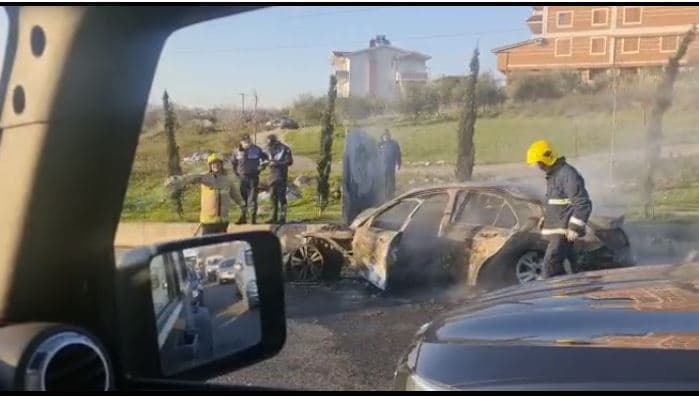 Digjet një automjet te mbikalimi i Saukut (VIDEO)