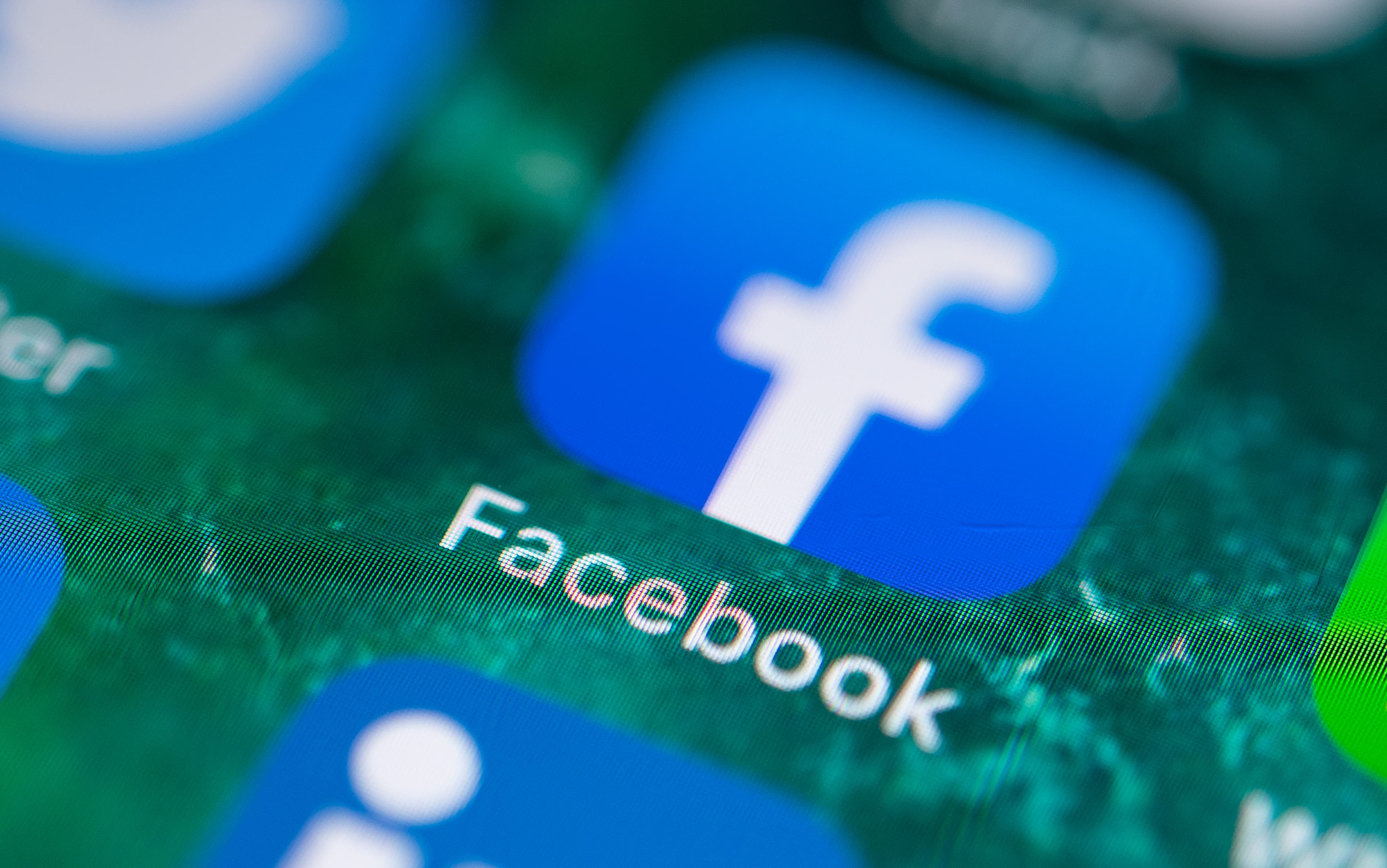 Facebook bllokon profilin e një tjetër presidenti!