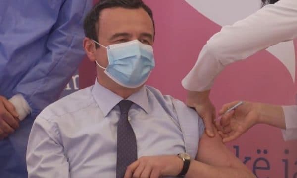 Vaksinohet kryeministri i Kosovës, Albin Kurti
