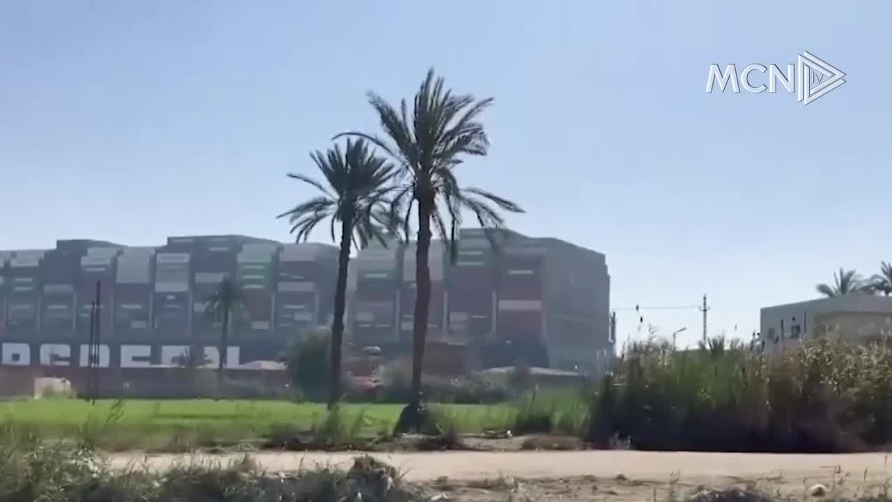 Lirohet pjesërisht kanali i Suezit (VIDEO)