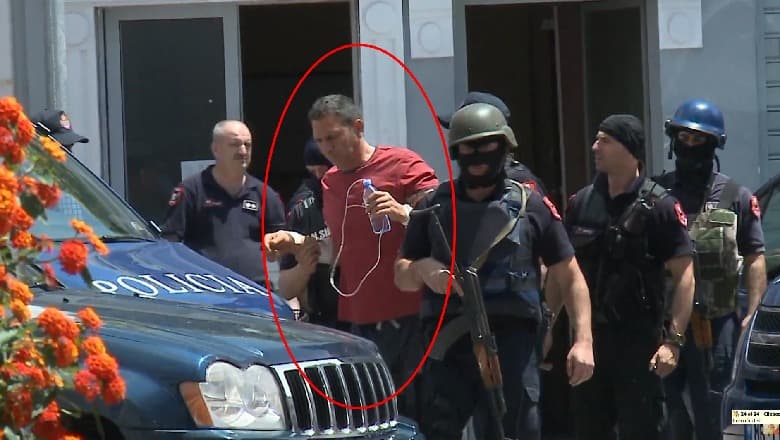 Vrasja e babë e bir në 2012 në Elbasan/ Në pranga Ardian Çapja, shpallet në kërkim një tjetër (VIDEO)