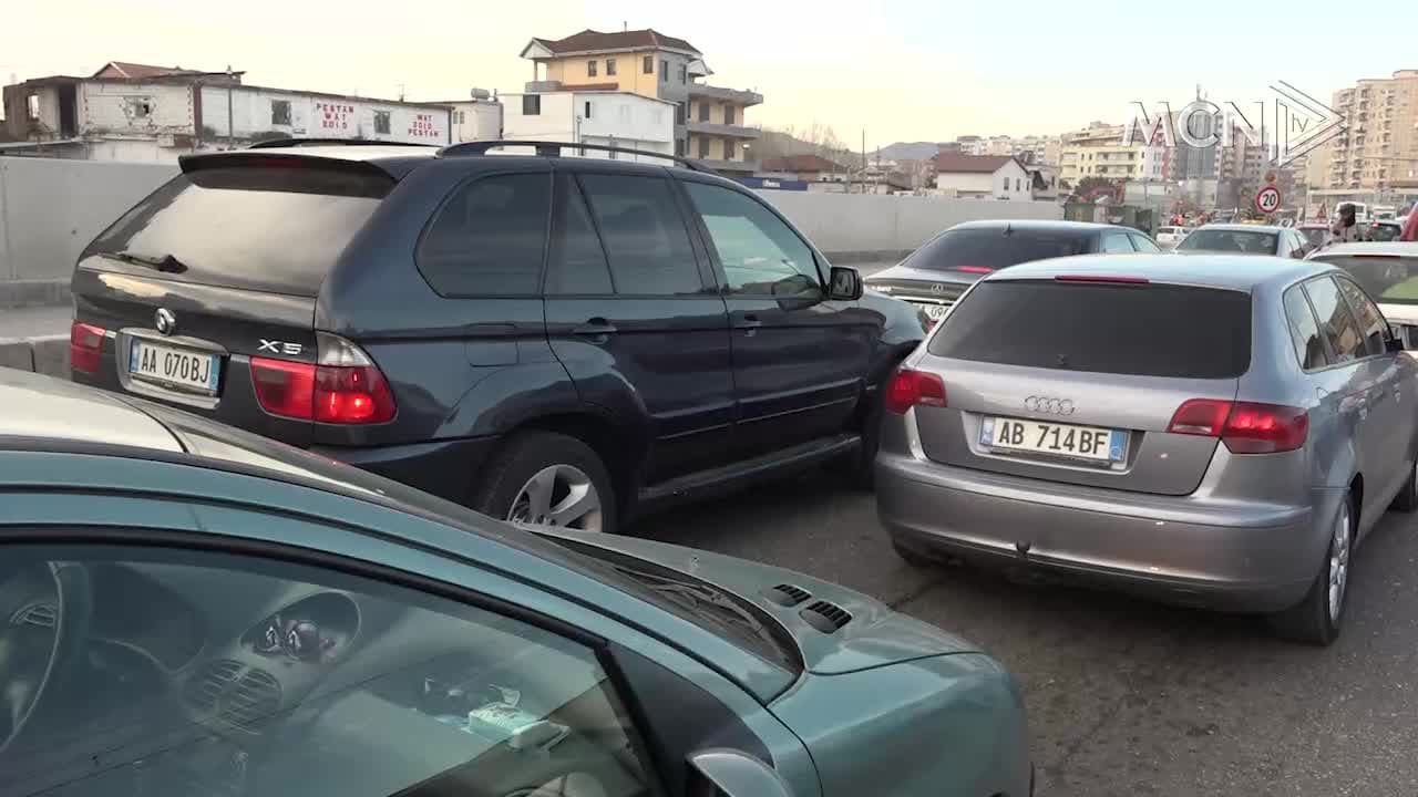 Trafiku bllokon kryeqytetin (VIDEO)