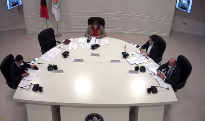 Zgjedhjet e 25 prillit/ KQZ shtyn vendimin për miratimin e fletës së votimit