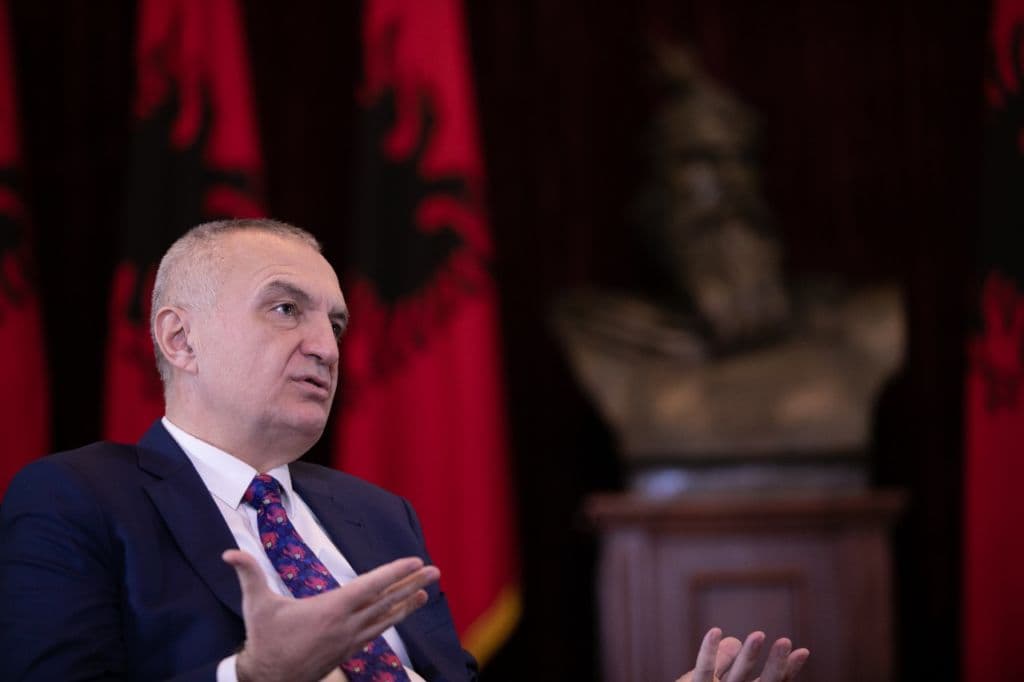 Peticioni i një grupi qytetarësh nga Kombinati/ Meta: Pronat në proces të shkatërrimit antikushtetues