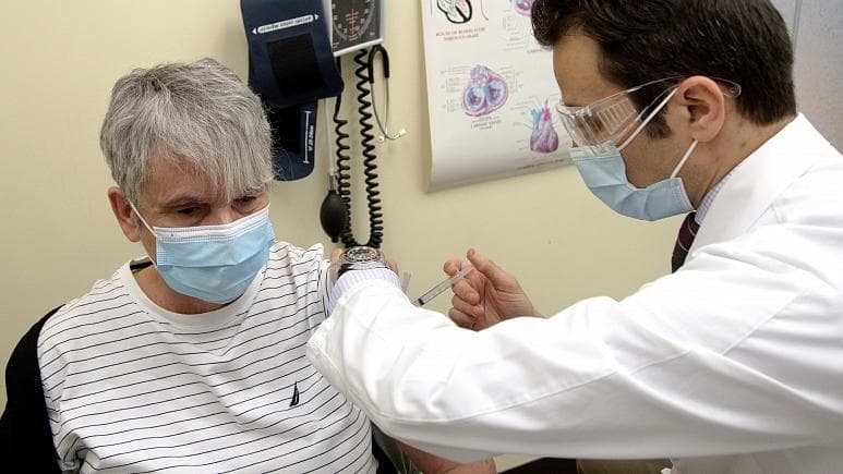Kanadaja ndërpret vaksinën AstraZeneca për personat nën 55 vjeç