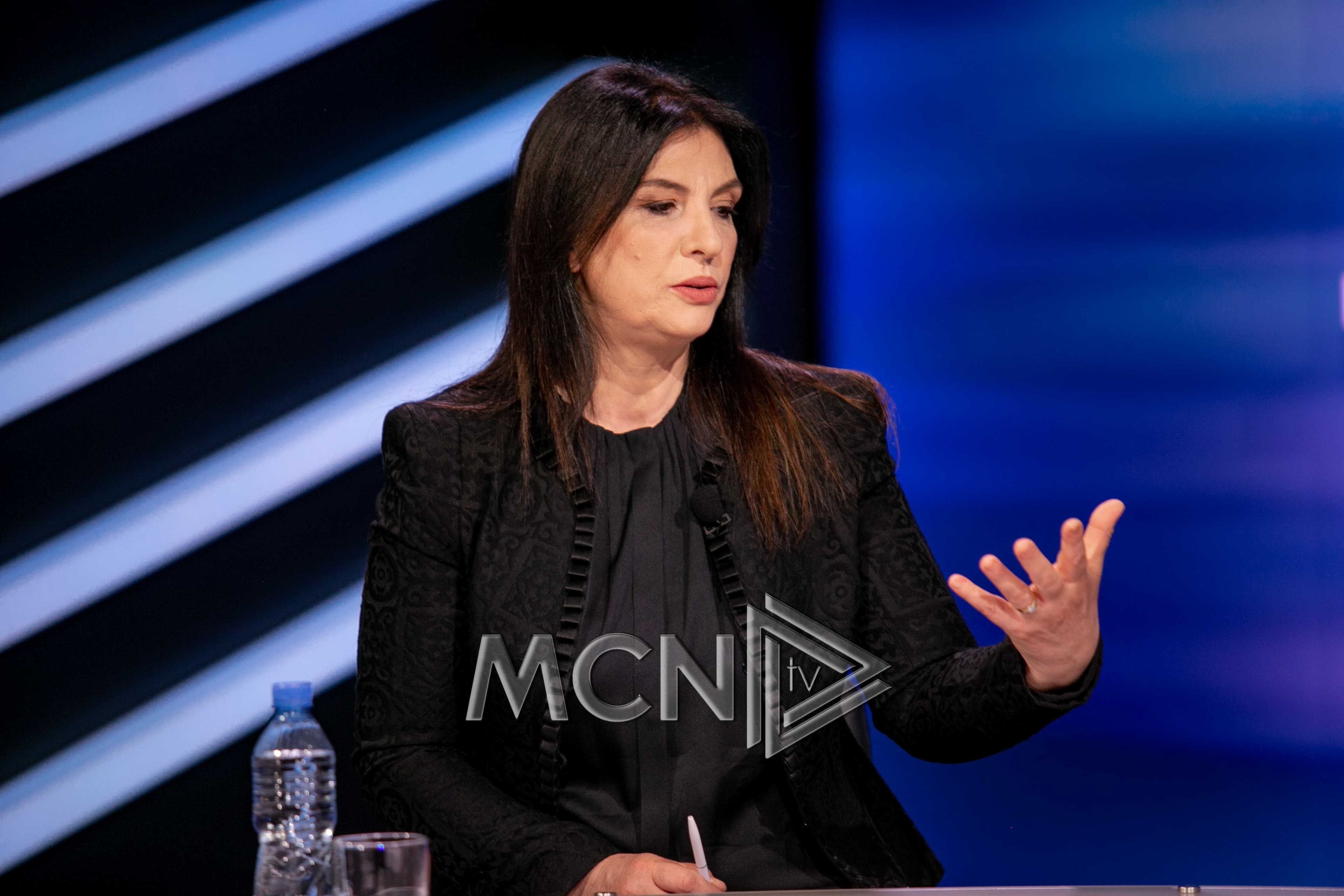 “Jeni autore e asaj që është bërë në Shqipëri”, çfarë shihni të keqe që doni ta ndryshoni?