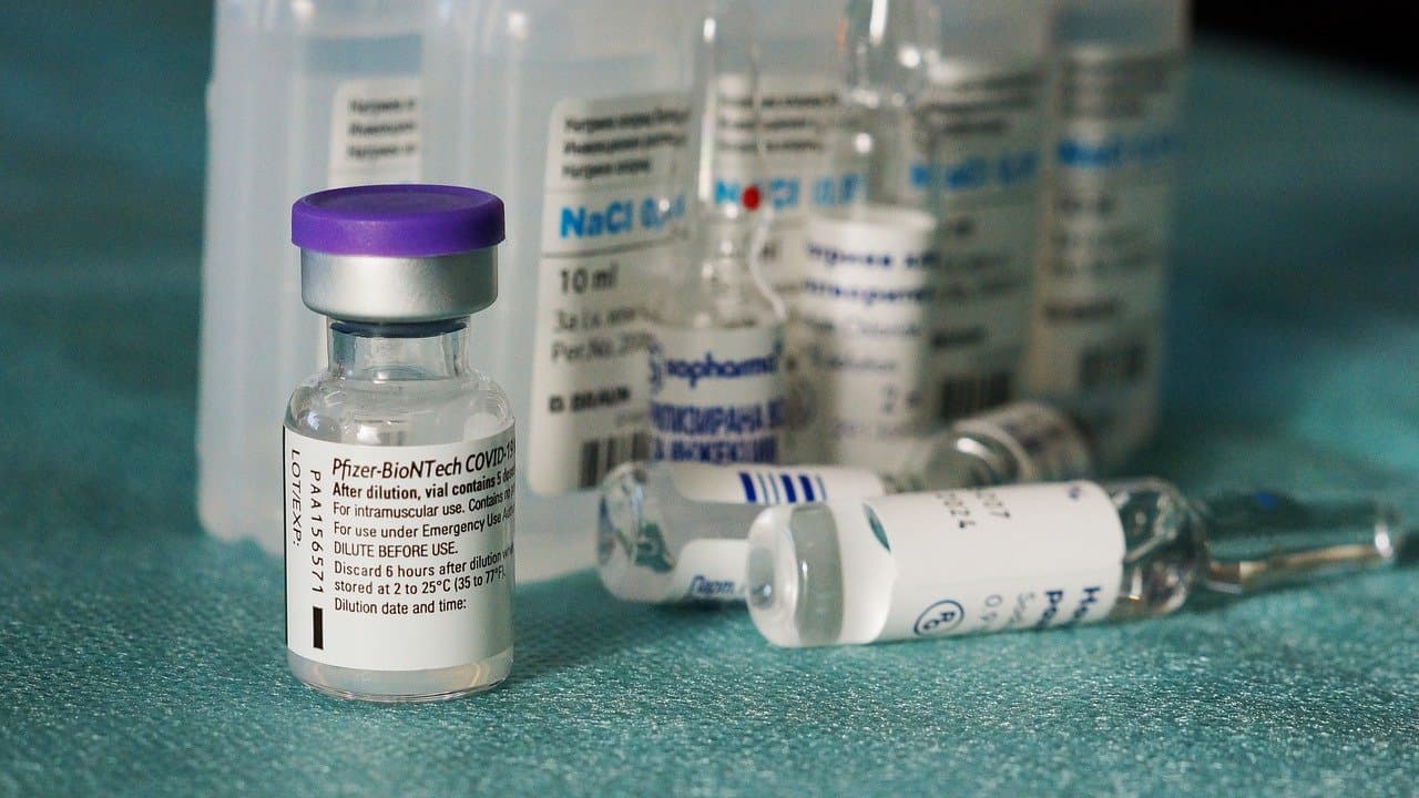 Zbulohet për sa kohë të mbron Pfizer pas dozës së dytë dhe shqetësimi që ngrihet