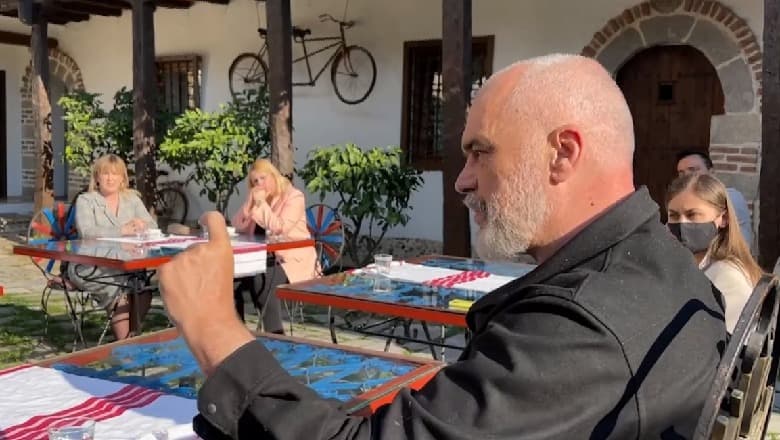 Rama takon pedagogët e Shkodrës: Na duhet një platformë e shkruar nga ju