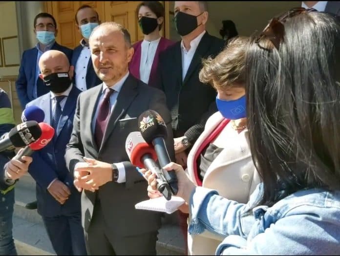   Zgjedhjet e 25 prillit/ Soreca mesazh të rinjve: Votoni! Shfrytëzojeni mundësinë