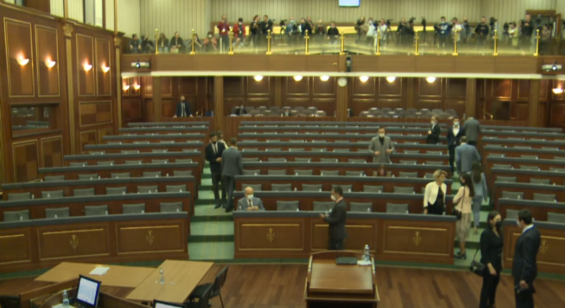 Pas dy dështimesh/ Seanca për zgjedhjen e presidentit të Kosovës vazhdon sot