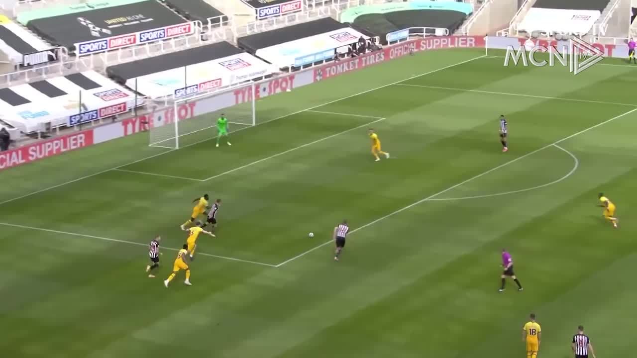 Junajted fiton me përmbysje (VIDEO)