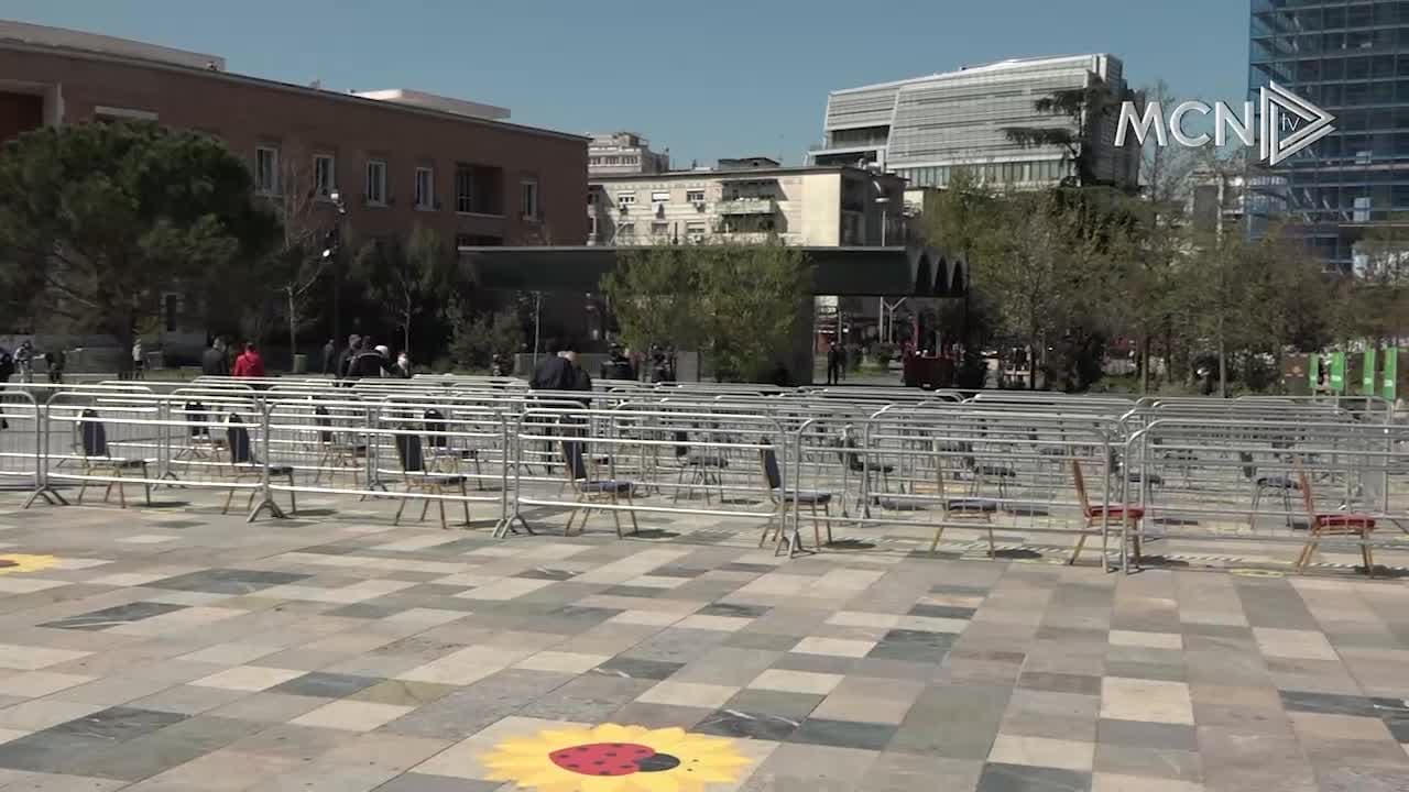 Vaksina dynd policët te “Air Albania” (VIDEO)