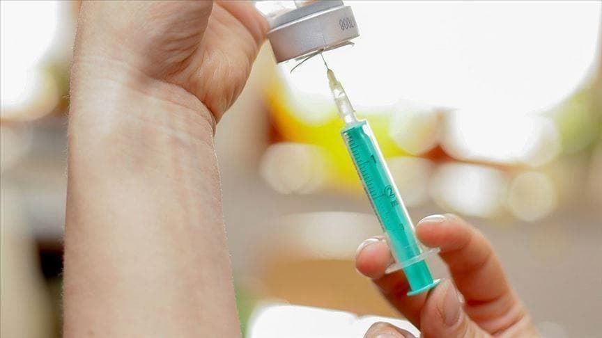 Shqetësimi për mpiksje gjaku, Britania thirrje qytetarëve ta ‘marrin’ AstraZeneca-n