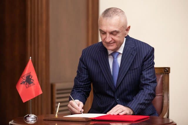 Meta letër Gjykatës Kushtetuese: Gabuat me KLSH-në (VIDEO)