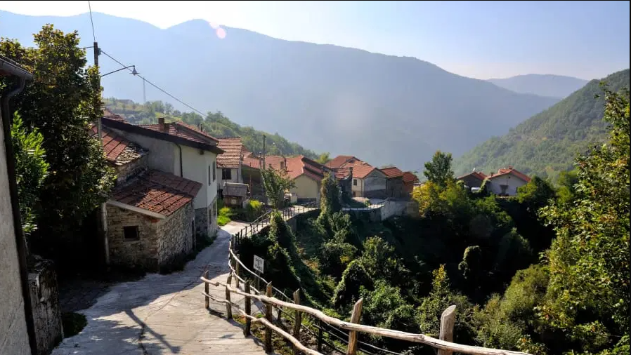 Vendi ku shiten shtëpi për 10.000 euro dhe mund të zhvendoseni që tani për të jetuar!