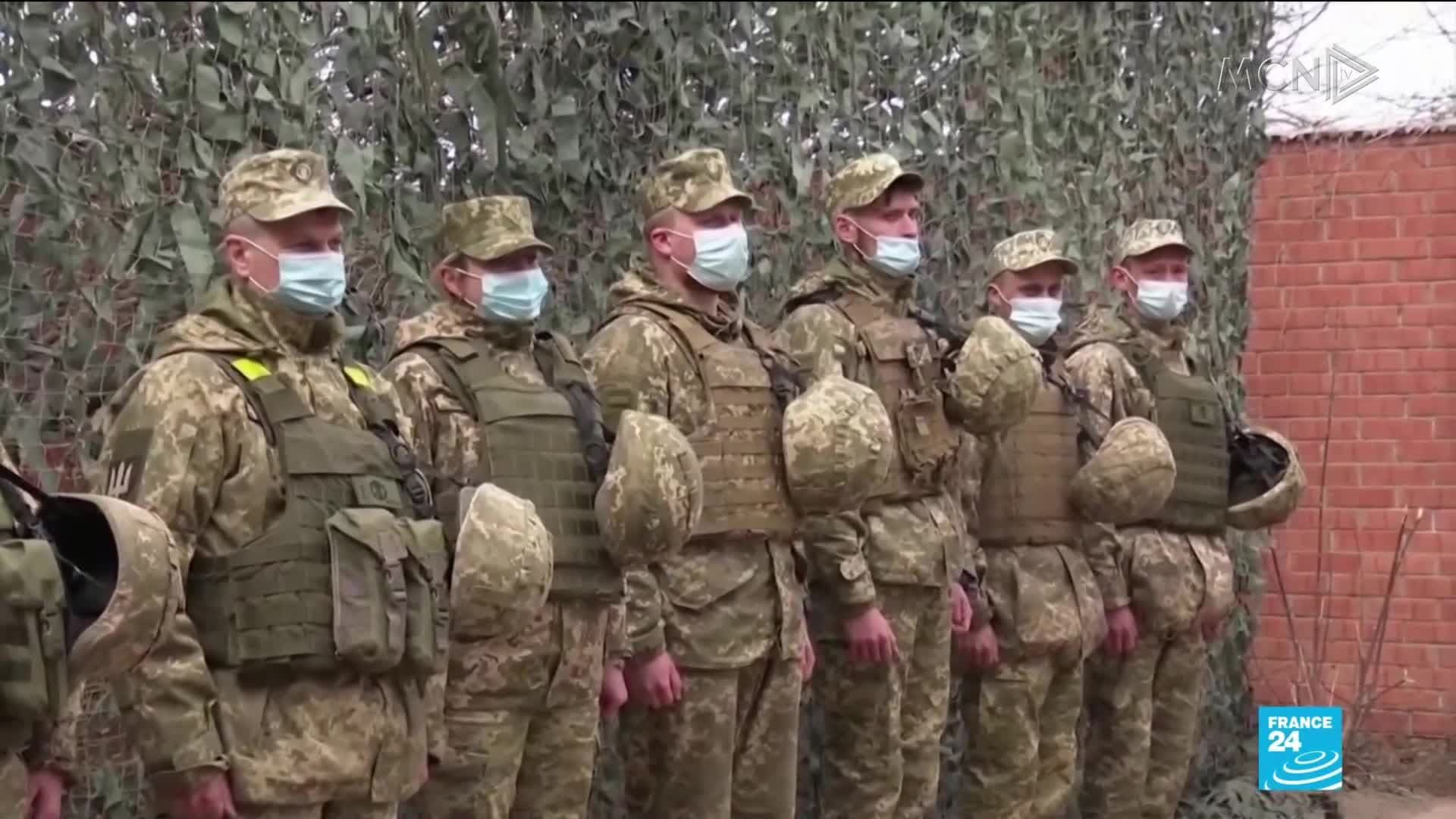 Ushtria ruse në kufirin me Ukrainën (VIDEO)