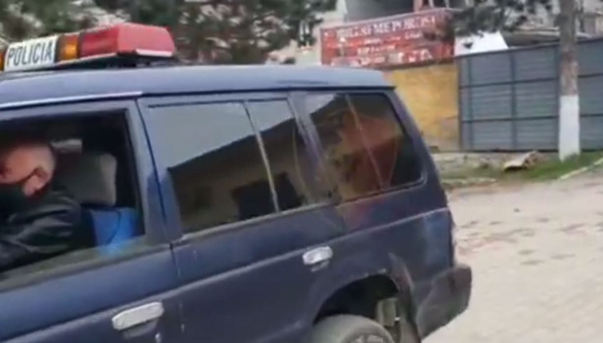 Vëllezërit vranë me armë zjarri fqinjin në Dibër, arrestohet një prej tyre
