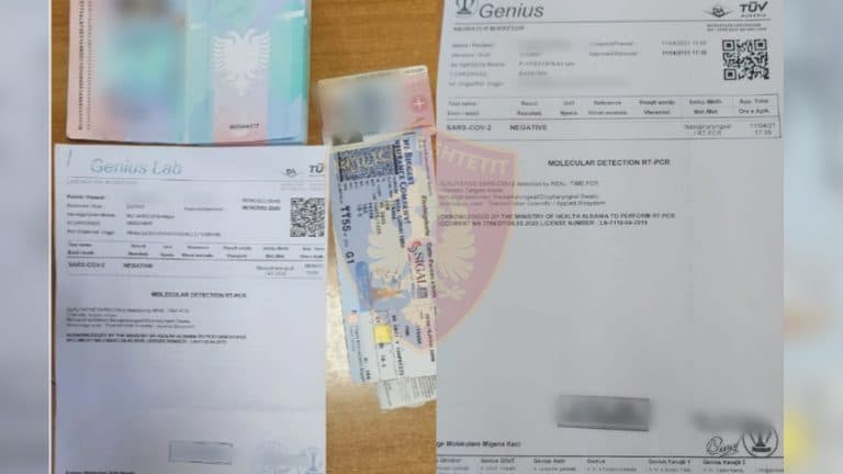 Tentuan të kalonin kufirin me test Covid të falsifikuar, procedohen 2 qytetarë