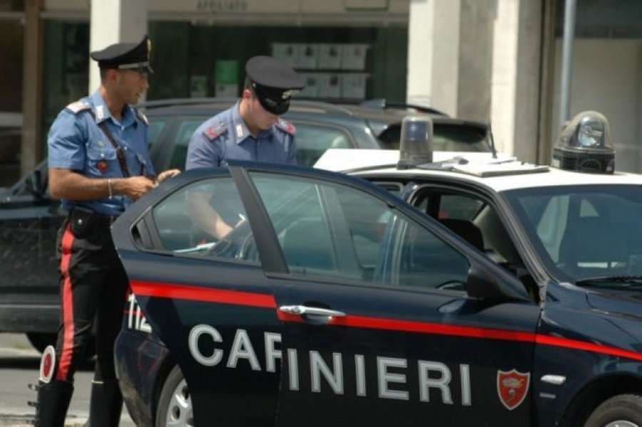 Joshte fëmijët dhe më pas i kërcënonte që të jepnin para, arrestohet 34-vjeçari shqiptar