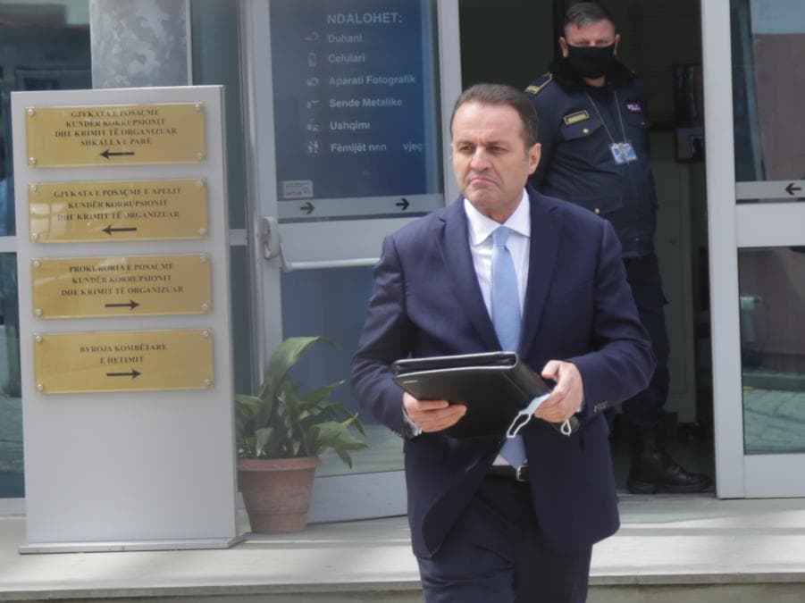 Llalla merr kohë për gjykimin (VIDEO)