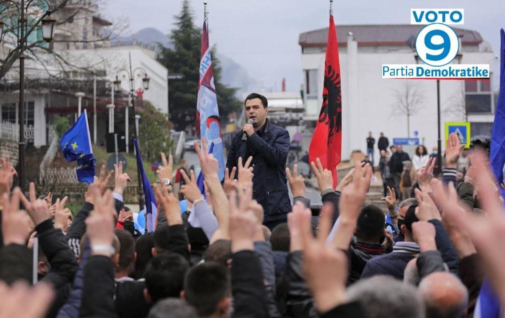  Basha: Papunësia dhe korrupsioni, dy nga arsyet që nxitën largimin e të rinjve!