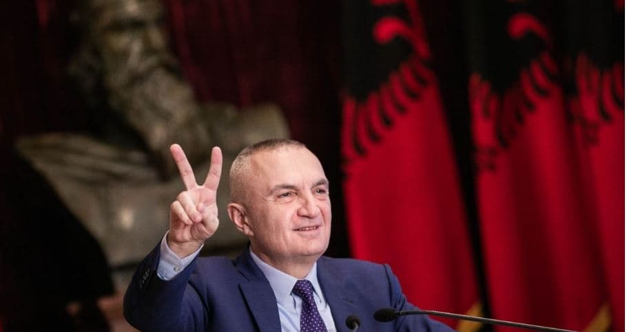   Meta-patronazhistëve: Mos e dëgjoni Kryefuksin, regjimi i fuksave ka mbaruar!